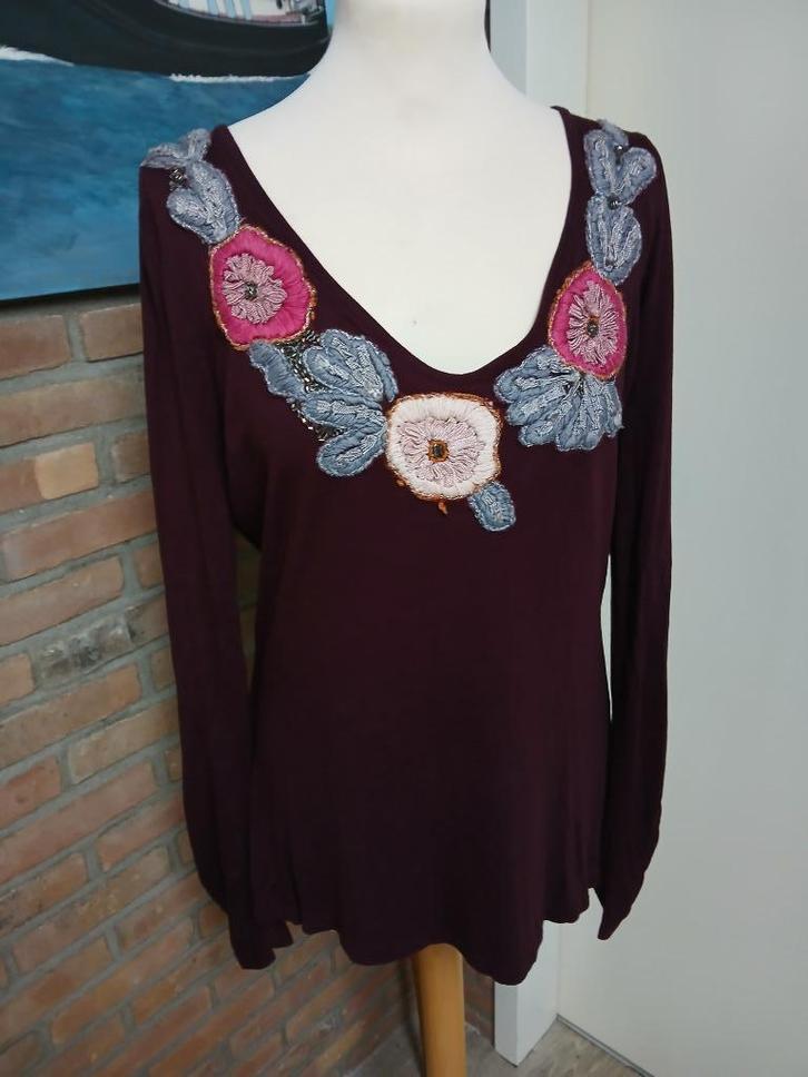 Bordeaux shirt van DIDI met bloem decoratie maat M, Kleding | Dames, T-shirts, Zo goed als nieuw, Maat 38/40 (M), Rood, Lange mouw
