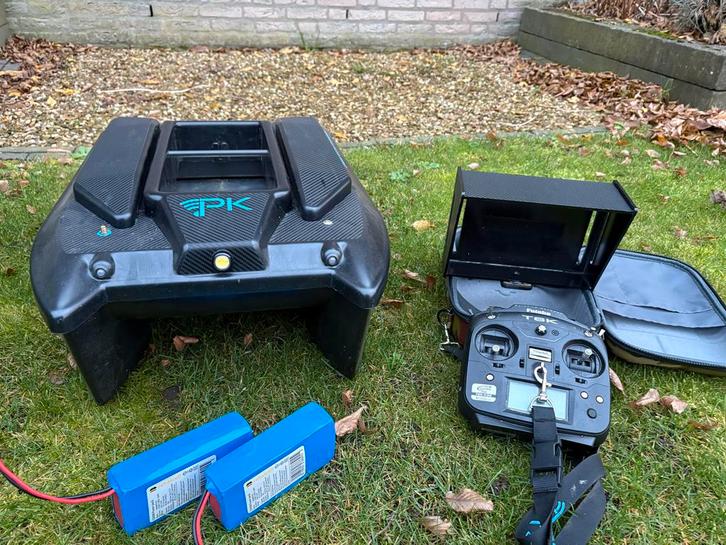 PK Advanced Dragonfly 5 Pro voerboot, Watersport en Boten, Hengelsport | Karpervissen, Zo goed als nieuw, Overige typen, Ophalen