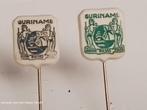 2 verschillende kleuren speldjes van Suriname., Verzamelen, Speldjes, Pins en Buttons, Ophalen of Verzenden, Zo goed als nieuw