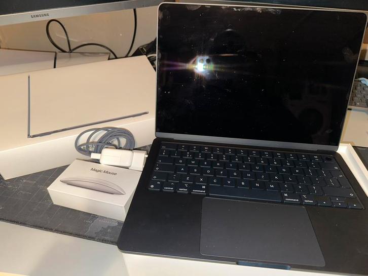 Apple Macbook Air 2024 (M3 8GB 512GB) incl Magic Mouse, Computers en Software, Apple Macbooks, Zo goed als nieuw, MacBook Air