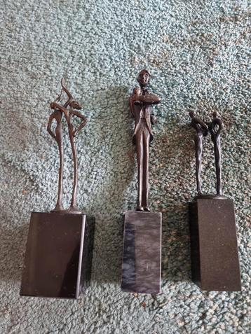 Bronzen Beelden Set - Moderne Kunst corry ammerlaan en meer. beschikbaar voor biedingen