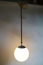 vintage industrieel lamp bol wit stang metaal aluminium., Huis en Inrichting, Lampen | Hanglampen, Gebruikt, Ophalen of Verzenden