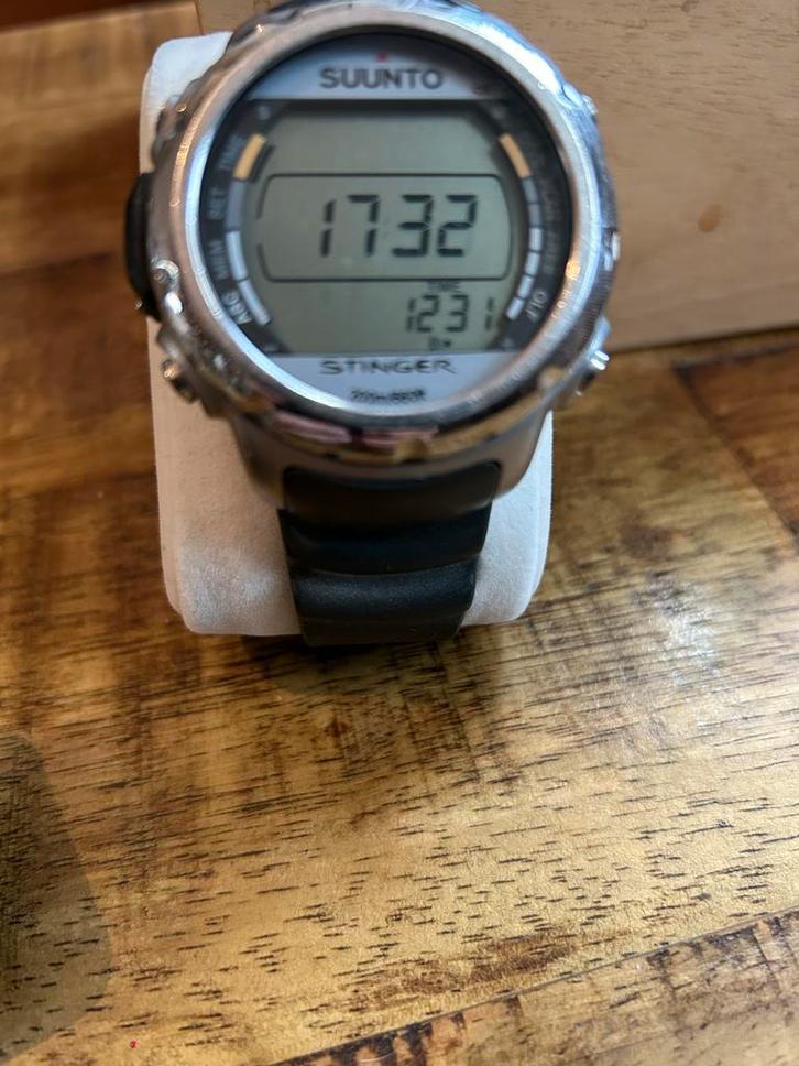 Suunto Stinger Duikhorloge - Oldschool, Werkt Perfect!, Sieraden, Tassen en Uiterlijk, Sporthorloges, Gebruikt, Android, Zwart