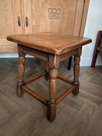 Zware Oude Massief Houten Kruk - Plantentafel - Bijzettafel beschikbaar voor biedingen