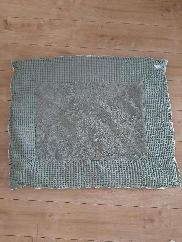 Koeka Amsterdam Boxkleed Wafel Shadow Green 75 x 95 cm, Kinderen en Baby's, Boxen, Zo goed als nieuw, Vierkant, Boxkleed, Ophalen