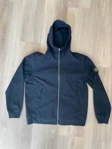 Zwarte Stone Island soft shell-r jas, maat XL beschikbaar voor biedingen