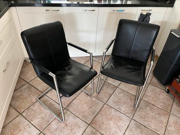 Set van 2 eetkamerstoelen beschikbaar voor biedingen