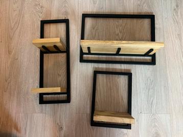 Houten Wandplanken - Stijlvol & Praktisch beschikbaar voor biedingen