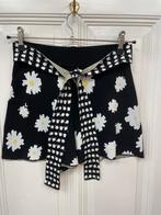 Maje korte broek short maat 2 36 38 S M zwart wit bloemen, Kort, Zwart, Ophalen of Verzenden, Zo goed als nieuw
