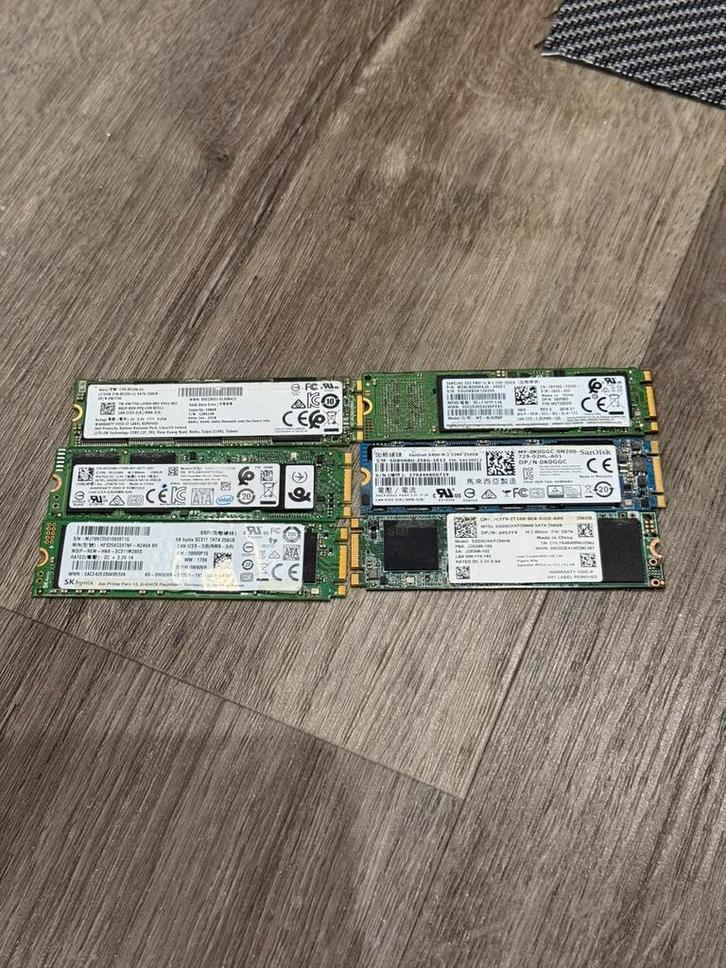 256GB SATA M.2 SSD (Prijs per stuk), Computers en Software, Harde schijven, Zo goed als nieuw, Laptop, Intern, SSD, SATA, Verzenden