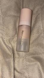 Rare Beauty Primer - Halfvol, Gebruikt, Gehele gezicht, Beige, Ophalen of Verzenden