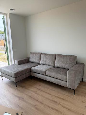 Nieuwe bank met lounge