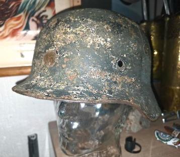 Duitse M40 D helm met diverse camo, Q66 Lotnummer DN23. beschikbaar voor biedingen