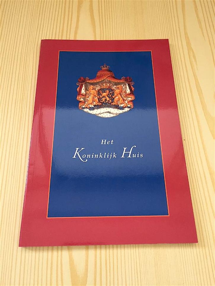 2 boeken Het Koninklijk Huis, The Royal House Nederland, Verzamelen, Koninklijk Huis en Royalty, Nieuw, Tijdschrift of Boek, Nederland
