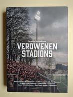 Martijn Schwillens - Verdwenen Stadions - Staantribune, Martijn Schwillens, Ophalen of Verzenden, Zo goed als nieuw, Balsport
