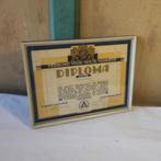 Diploma 1963 Verbond Veilig Verkeer oud in lijst 27,5 x 20,5, Minder dan 50 cm, Gebruikt, Ophalen of Verzenden, Minder dan 50 cm