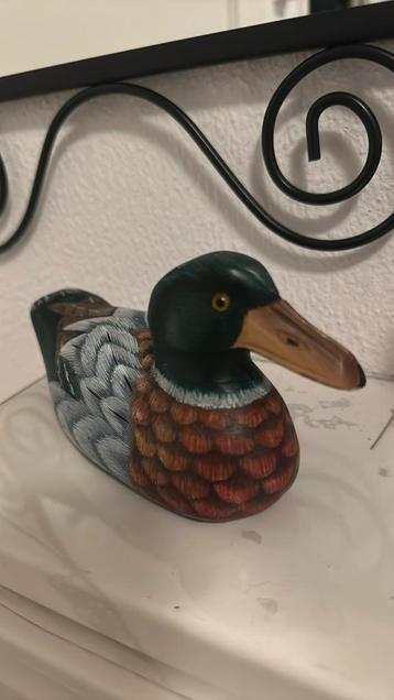 Eend beeldje beschikbaar voor biedingen