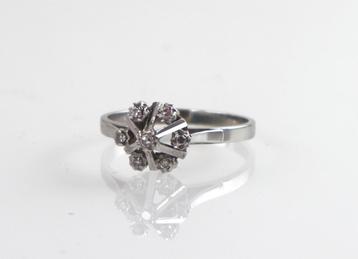 Vintage witgouden ring entouragering met diamant  beschikbaar voor biedingen