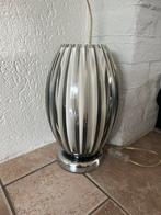 Zilverkleurige lamp 2 stuks, Huis en Inrichting, Lampen | Tafellampen, Ophalen, Gebruikt, Kunststof, Minder dan 50 cm