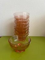 8 Roze Jeanette Glass Buttons & Bows Schaaltjes, Antiek en Kunst, Ophalen of Verzenden