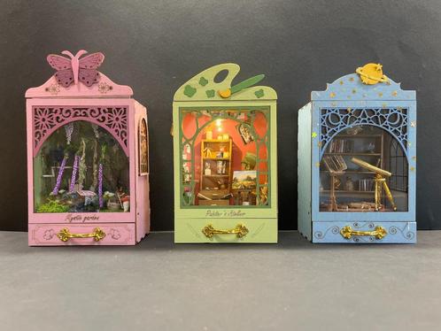 Drie miniatuur huisjes - Atelier, Sterrenkijker, Tuin, Hobby en Vrije tijd, Knutselen, Zo goed als nieuw, Knutselwerk, Verzenden