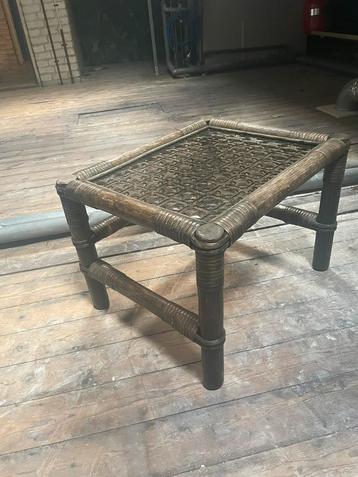 Vintage jaren 60. Salon/bijzettafel rotan /glas beschikbaar voor biedingen