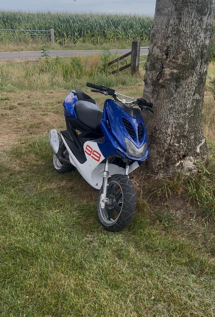 Aerox 50cc, Fietsen en Brommers, Scooters | Yamaha, Zo goed als nieuw, Aerox, Tweetakt, Ophalen of Verzenden