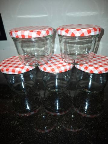 Glazen potjes  met draaideksel 230 ml beschikbaar voor biedingen
