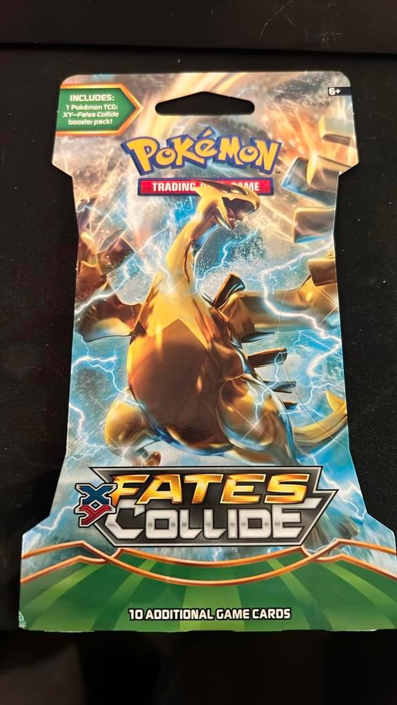 Fates Collide XY Sleeved Booster Pack, Hobby en Vrije tijd, Verzamelkaartspellen | Pokémon, Zo goed als nieuw, Verzenden