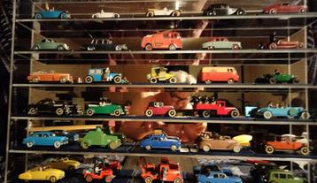 Kuifje Auto`s 1:43 (30 stuks)in vitrinekast (perspex) beschikbaar voor biedingen