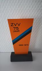 Trofee Z.V.V. 75 Jaar 1900-1975 (zvv), Ophalen of Verzenden, Zo goed als nieuw, Overige binnenlandse clubs, Overige typen
