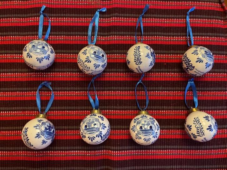 8x delfts blauwe kerstballen van porselein., Diversen, Kerst, Nieuw, Ophalen