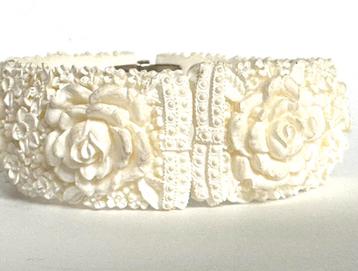 Vintage gegoten celluloid florale klem armband beschikbaar voor biedingen