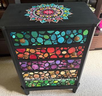 Houten ladekastje gerestyled beschikbaar voor biedingen