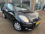 Toyota Yaris 1.3 VVTi Sol MMT Automaat - Airco - Nieuwe APK, Stof, 4 cilinders, Zwart, Bedrijf