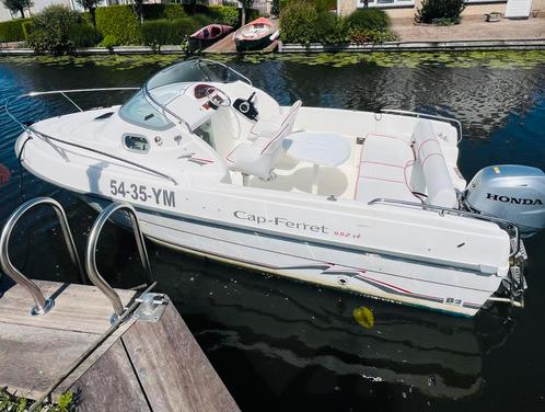 Cap Ferret 552c CABIN CRUISER HONDA 50 pk ZGAN, Watersport en Boten, Motorboten en Motorjachten, Zo goed als nieuw, Polyester