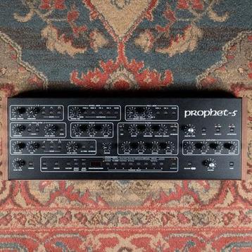 Sequential Prophet 5 rev4 desktop module beschikbaar voor biedingen