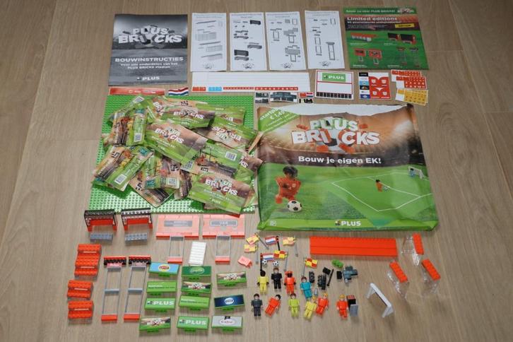 PLUS Bricks EK Stadion + poppetjes nieuw in verpakking, Verzamelen, Supermarktacties, Plus, Ophalen of Verzenden
