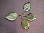 4 goudkleurige metalen schaaltjes in bladvorm, Huis en Inrichting, Woonaccessoires | Schalen en Manden, Overige materialen, Schaal