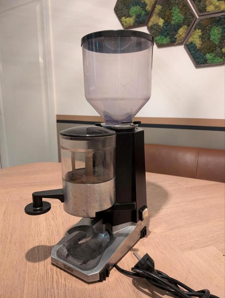 Koffiemolen Fiorenzato T80 - Italiaanse professionele maler, Witgoed en Apparatuur, Koffiezetapparaten, Gebruikt, Koffiebonen