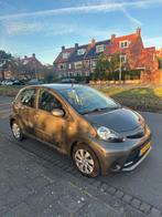 Nette Toyota Aygo met nieuwe apk, Auto's, Voorwielaandrijving, Bruin, 4 stoelen, Origineel Nederlands
