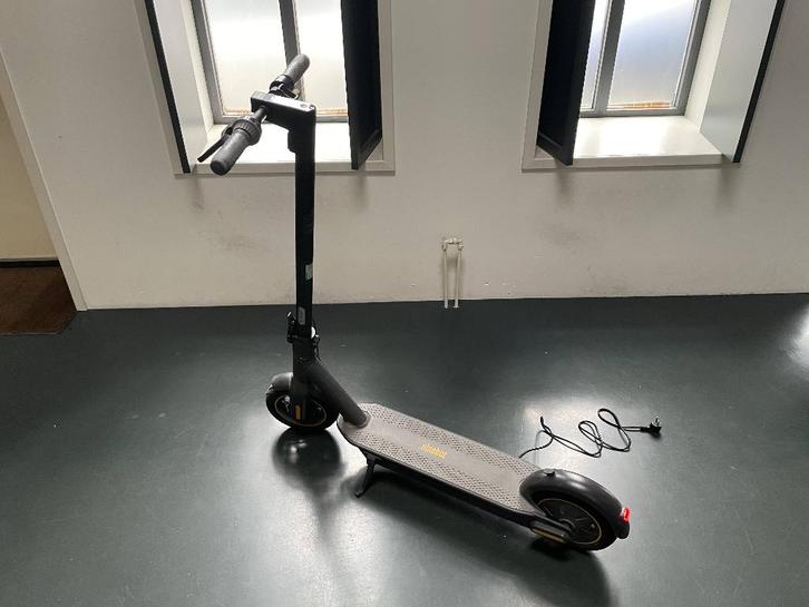 SEGWAY NINEBOT Kickscooter MAX G30 - EDPM MAX, Fietsen en Brommers, Steps, Gebruikt, Elektrische step (E-scooter), Ophalen of Verzenden