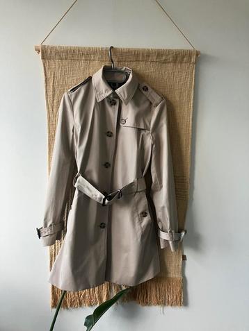 Trenchcoat Tommy Hilfiger beschikbaar voor biedingen