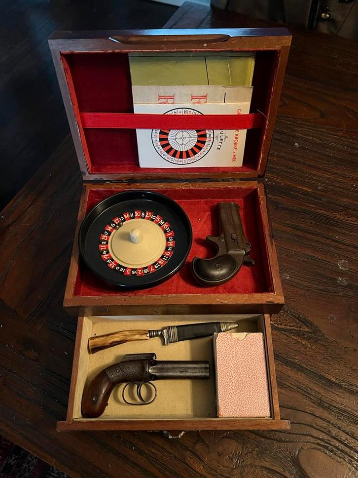 Antiek Roulette Spel in Houten revolver pistool kist, Antiek en Kunst, Antiek | Overige Antiek, Ophalen of Verzenden