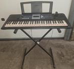 Keyboard Yamaha met standaard, Muziek en Instrumenten, Keyboards, 61 toetsen, Yamaha, Ophalen of Verzenden, Zo goed als nieuw