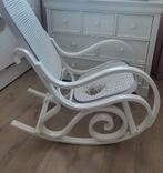 Witte Schommelstoel met Rotan Zitting, Ophalen, Gebruikt, Wit, Eén