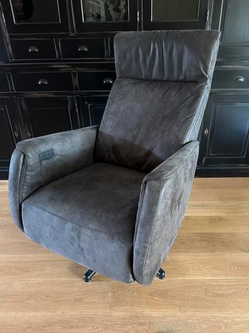 Elektrisch bedienbare relaxfauteuil beschikbaar voor biedingen