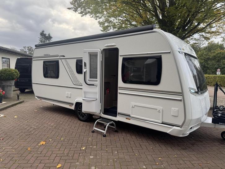 Fendt Tendenza 560 SFDW BOM VOL!!, Caravans en Kamperen, Caravans, Bedrijf, tot en met 4, 1250 - 1500 kg, Rondzit, Fendt, Frans bed