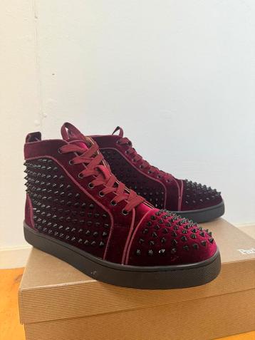 Christian Louboutin rood suède spike 42 beschikbaar voor biedingen