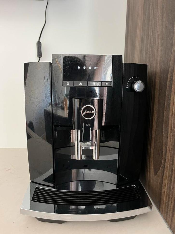 Jura E4 Piano Black - met garantie, Witgoed en Apparatuur, Koffiezetapparaten, Zo goed als nieuw, Koffiebonen, Espresso apparaat